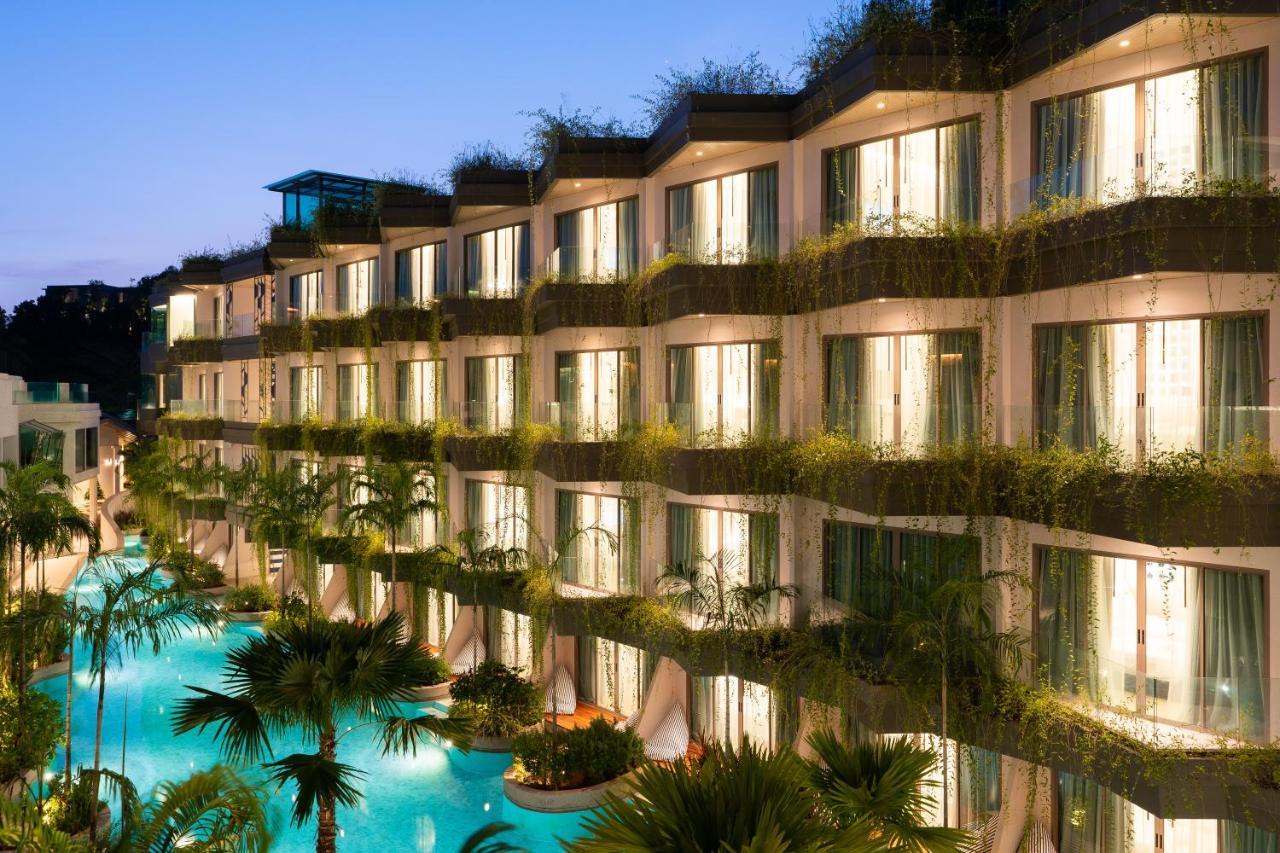 Panwaburi Beachfront Resort - Sha Extra Plus Ngoại thất bức ảnh The hotel at night