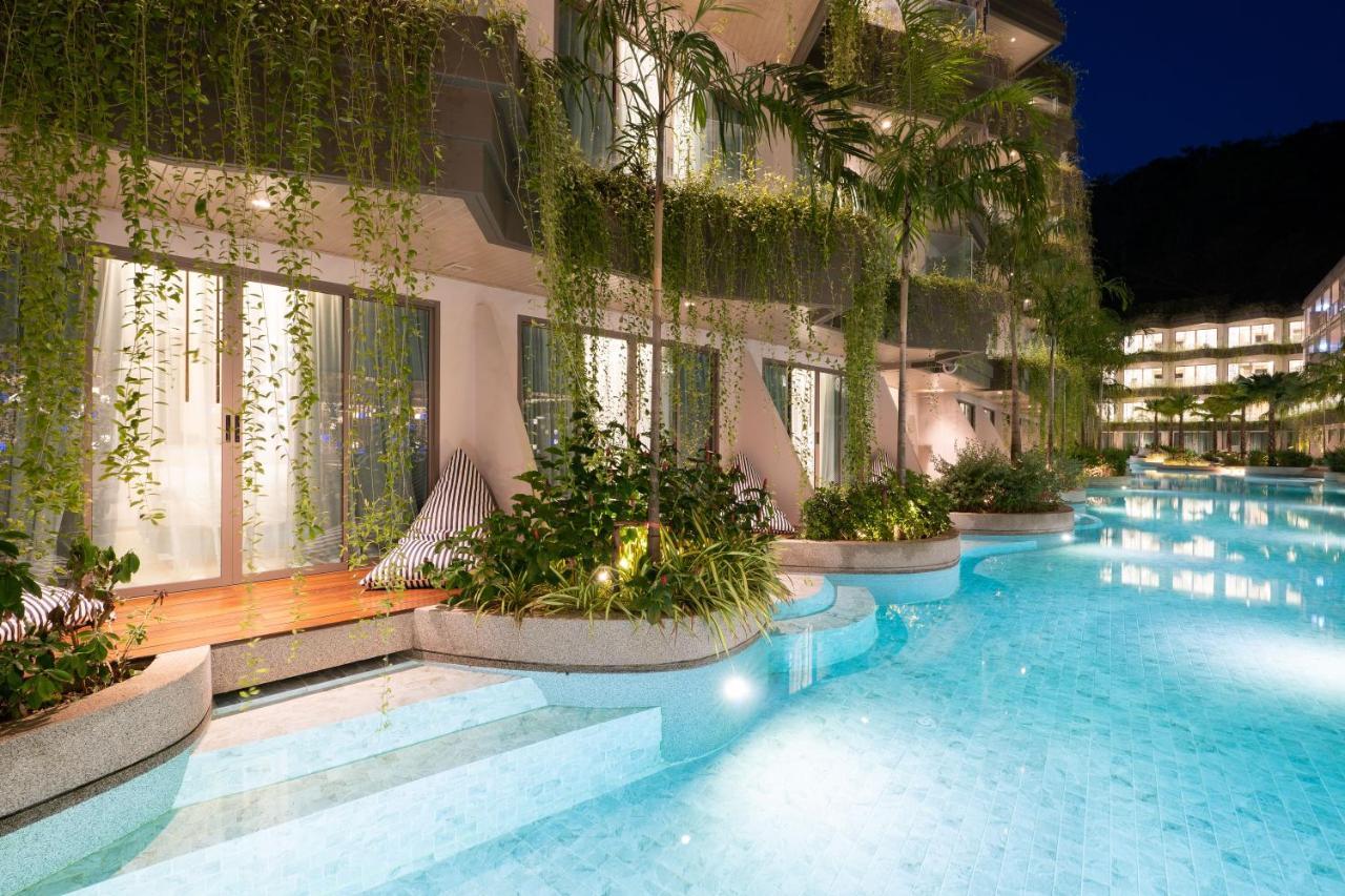 Panwaburi Beachfront Resort - Sha Extra Plus Ngoại thất bức ảnh The swimming pool at the hotel