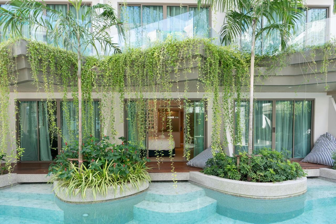 Panwaburi Beachfront Resort - Sha Extra Plus Ngoại thất bức ảnh The swimming pool at the hotel