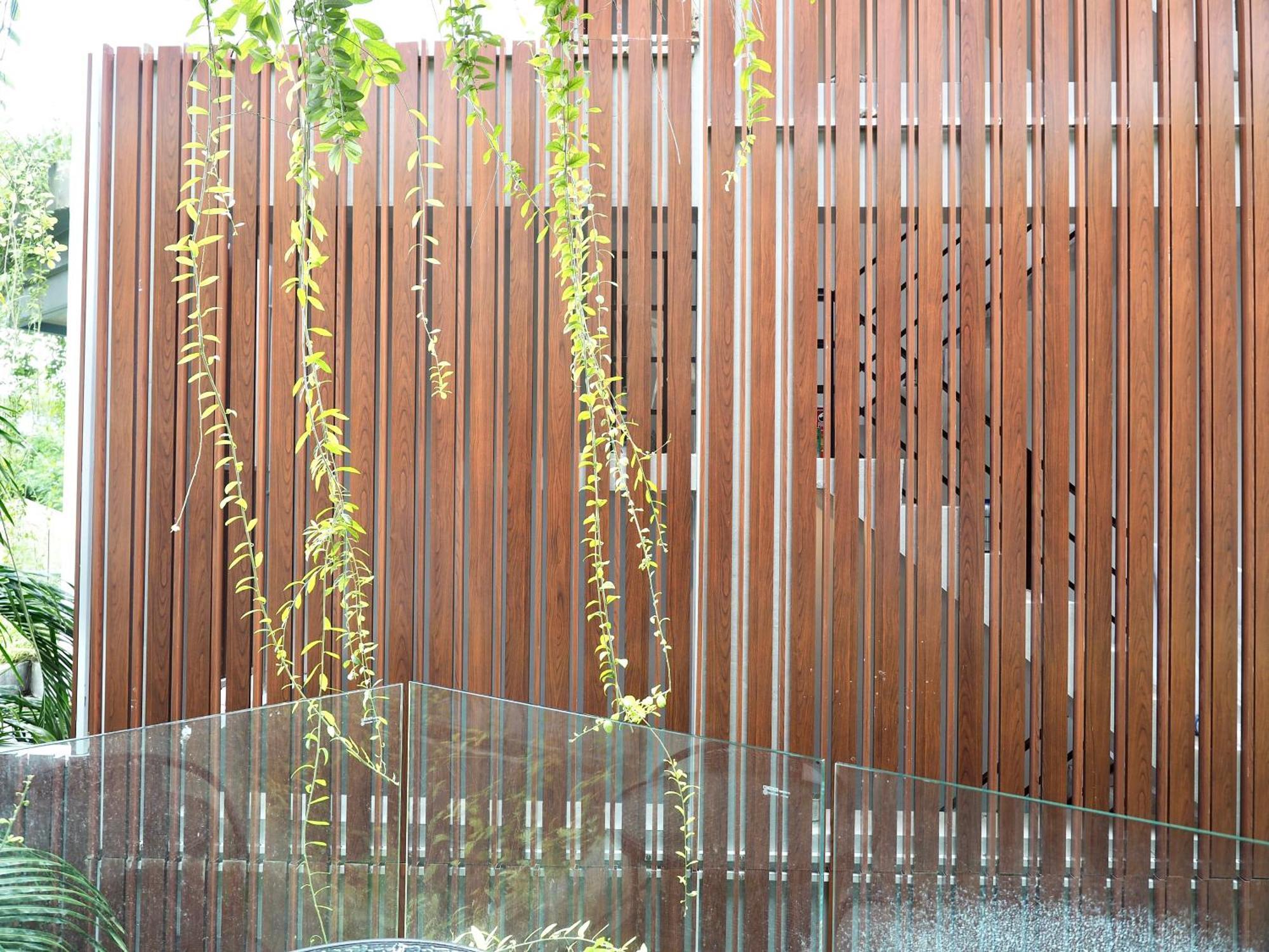 Panwaburi Beachfront Resort - Sha Extra Plus Ngoại thất bức ảnh Detail of the house